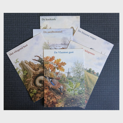 Set van 40 geïllustreerde wachtkamerkaarten met korte natuurverhalen over wachten.
Geschikt voor inrichting wachtkamer of wachtruimte.